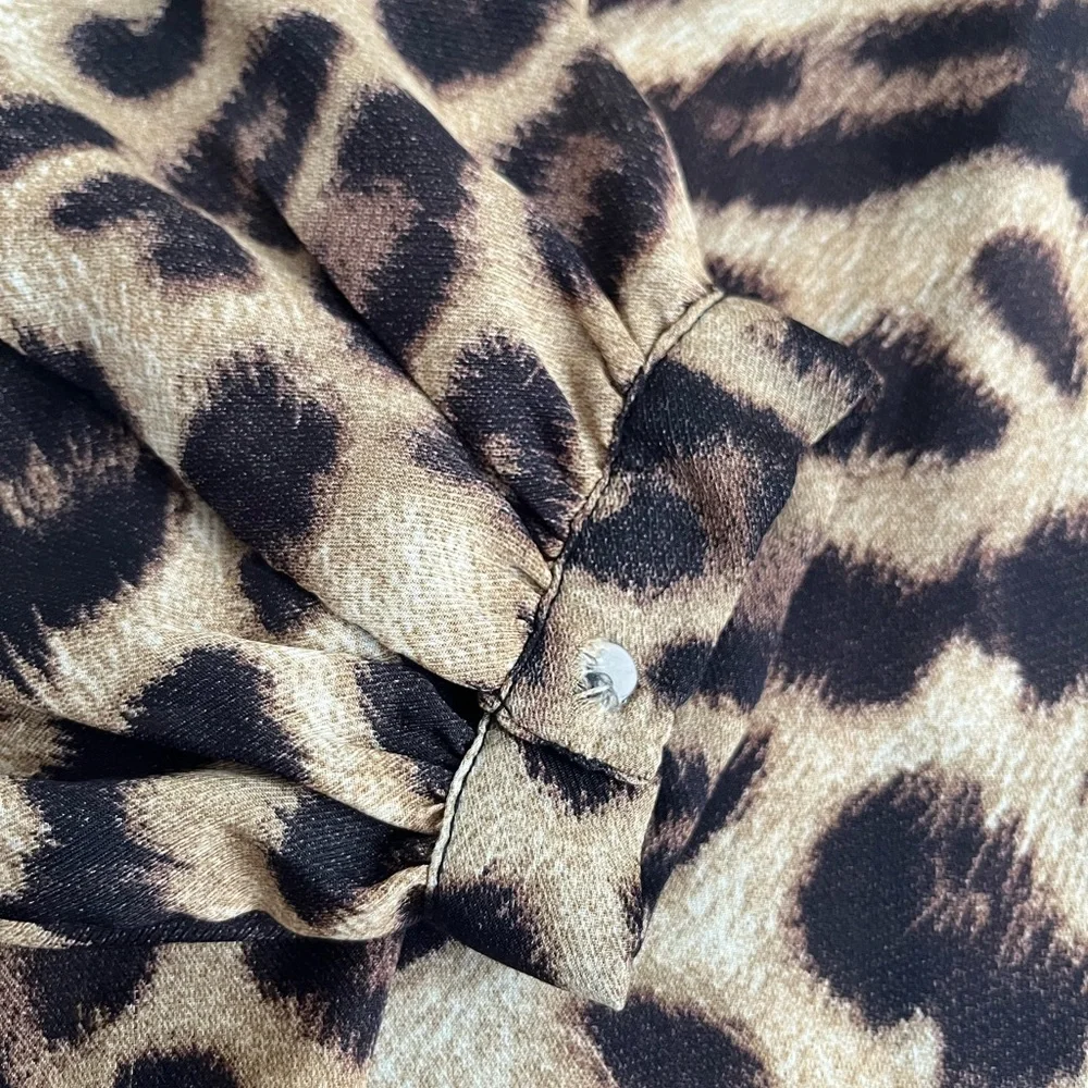 100# Versatile Leopard Print Blouse - never go out of style! - Picture 16 of 16